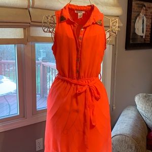 Beautiful sleeveless dress, smoke & pet free home